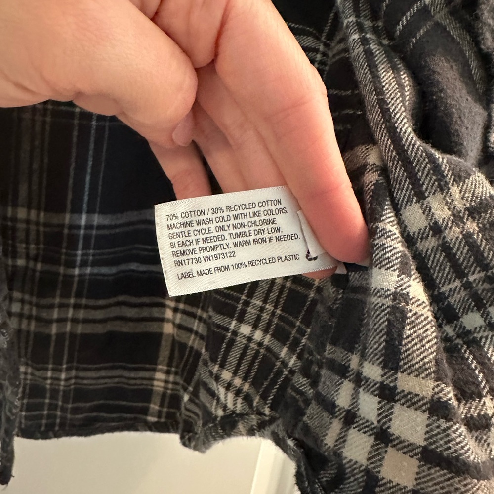 Universal Thread Flannel Button down - Picture 3 of 5